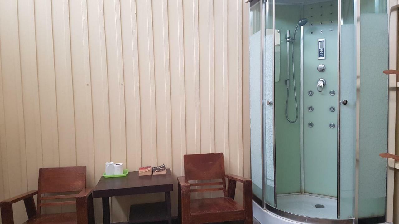The Midtown Hotel And Cafe Trang Exterior foto